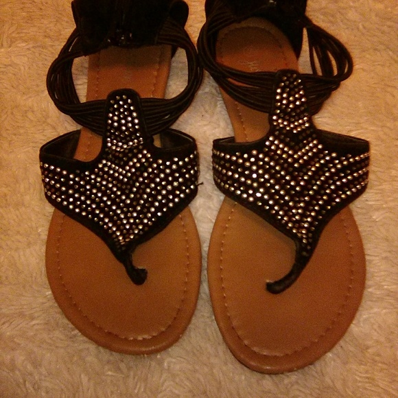 Sandals - Picture 1 of 3